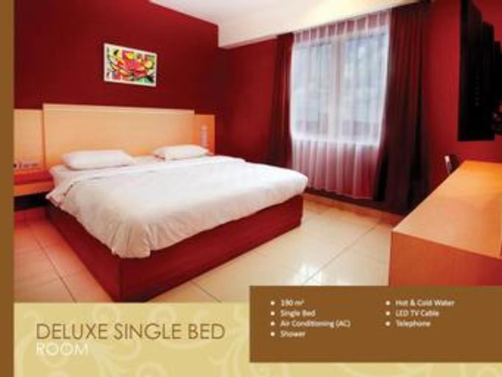 Borneo Hotel Pontianak Exterior foto