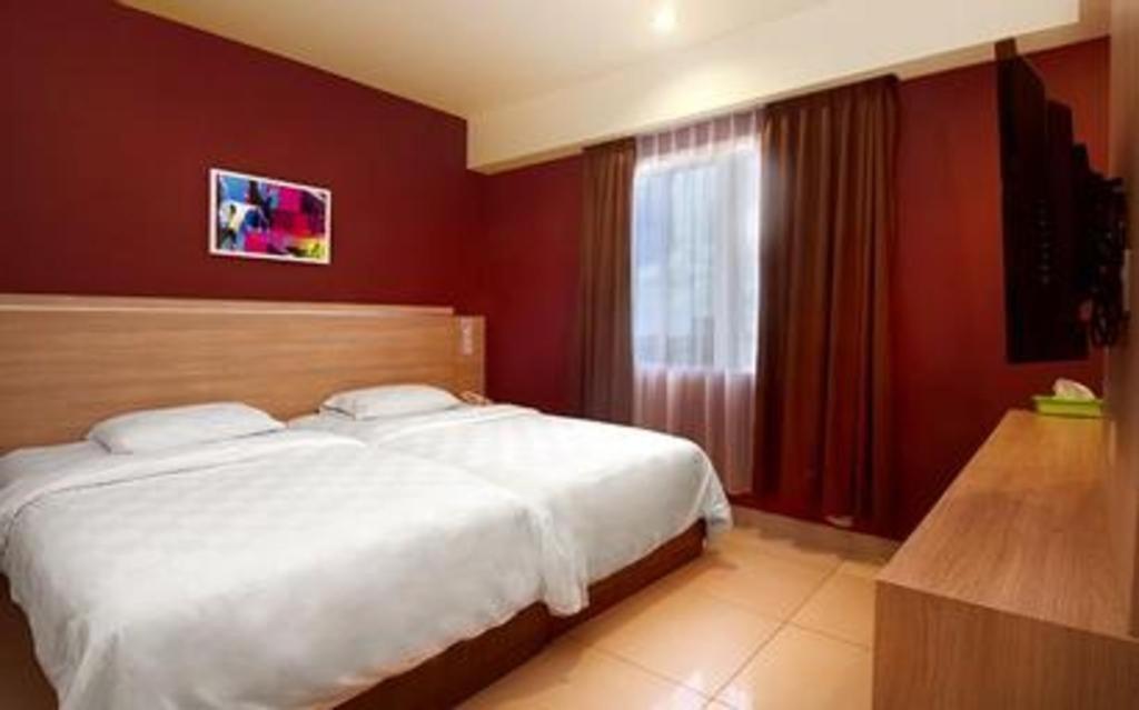 Borneo Hotel Pontianak Exterior foto