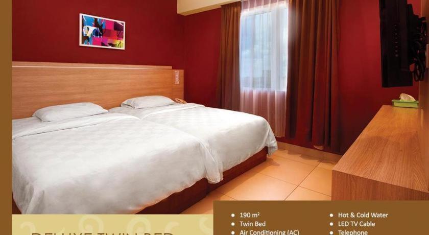 Borneo Hotel Pontianak Exterior foto