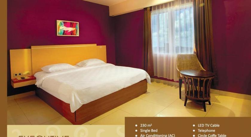 Borneo Hotel Pontianak Exterior foto