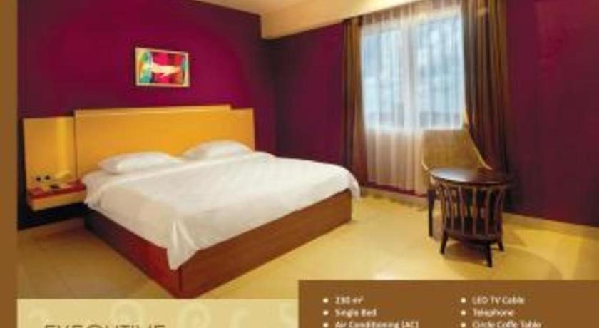 Borneo Hotel Pontianak Exterior foto