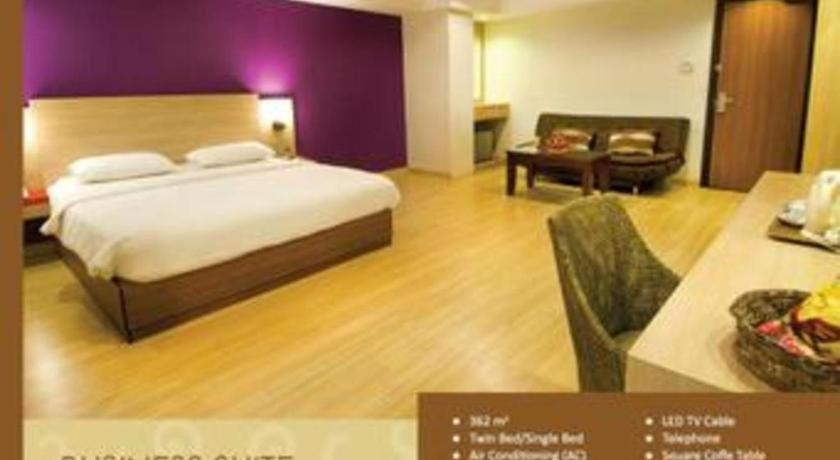 Borneo Hotel Pontianak Exterior foto