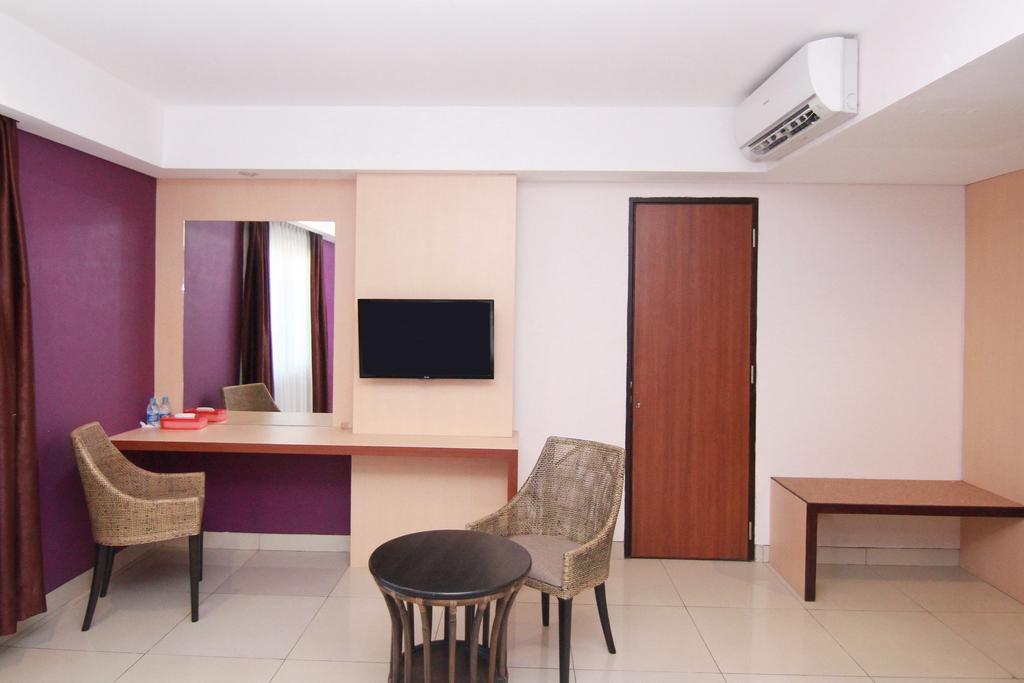 Borneo Hotel Pontianak Exterior foto