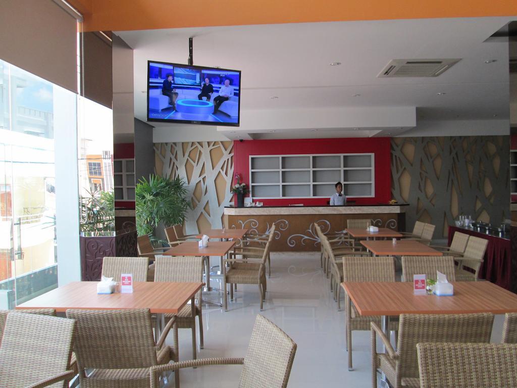 Borneo Hotel Pontianak Exterior foto